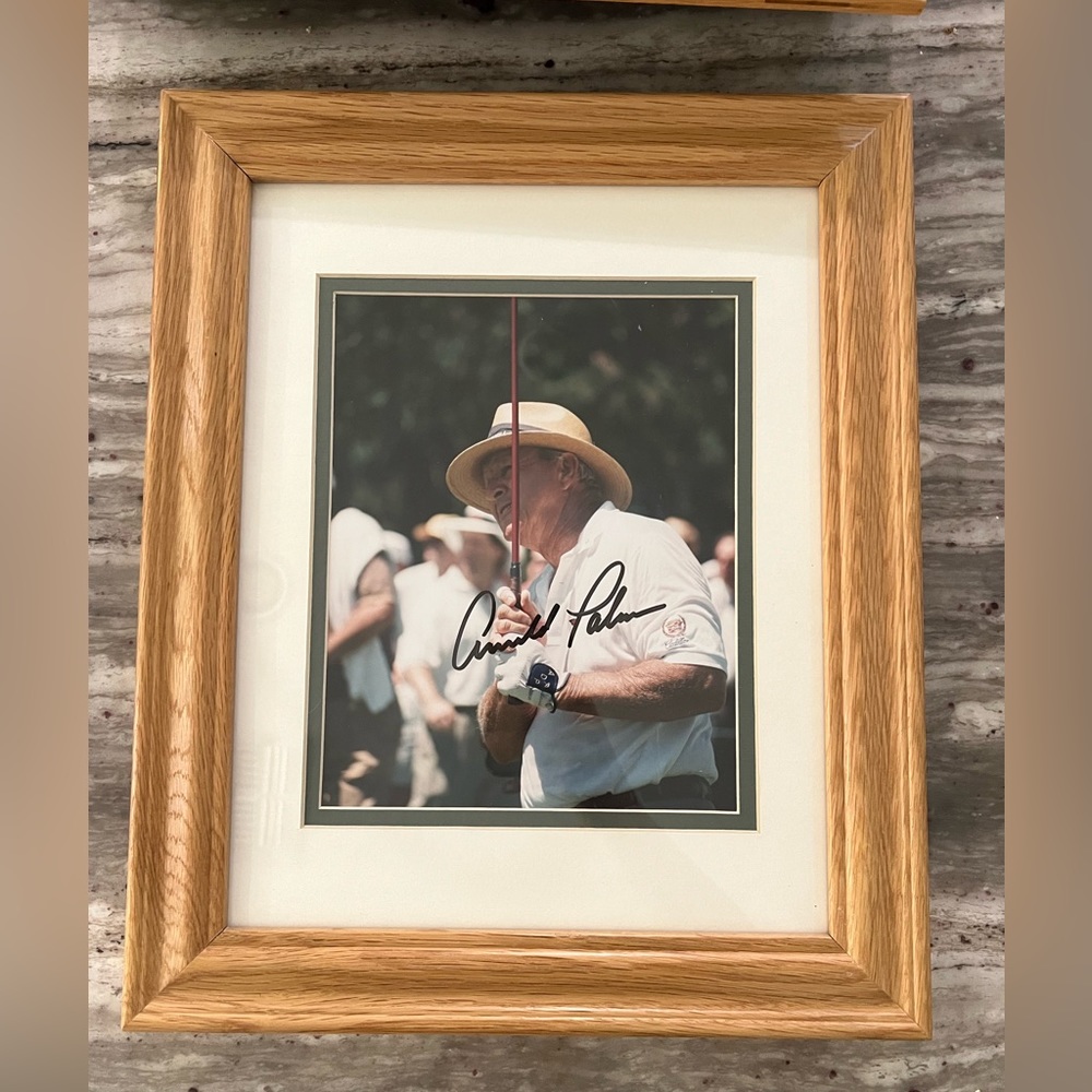 Arnold Palmer Signed Framed Photo with Certificate